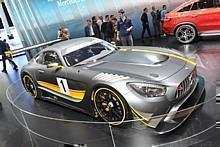 Der Mercedes-AMG GT3 wird ab der 2016er Saison die Rennstrecken unter die Räder nehmen. Foto: Zbigniew Mazar/dpp-AutoReporter